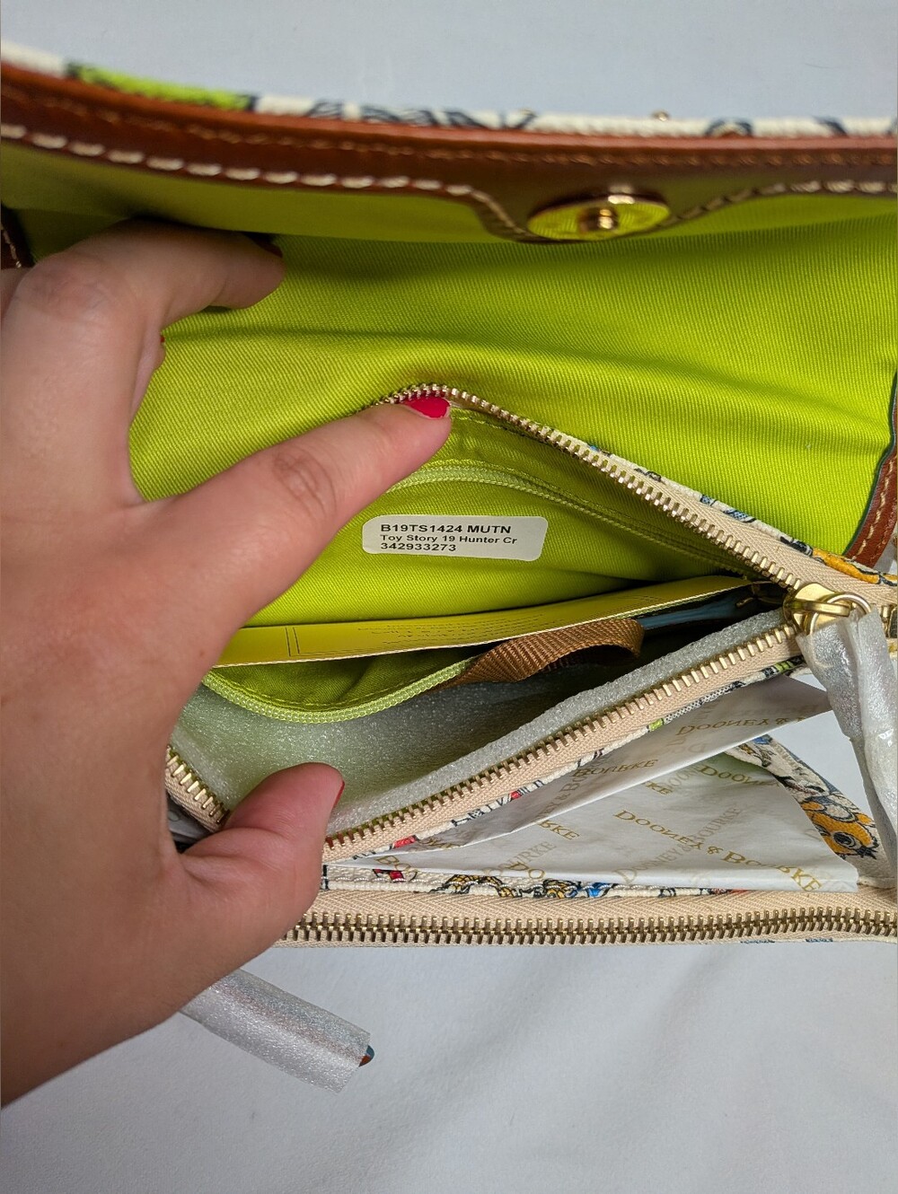 Dooney And Bourke Disney TOY STORY Purse Crossbody Bag Leather NWT Disney Parks - Picture 5 of 8
